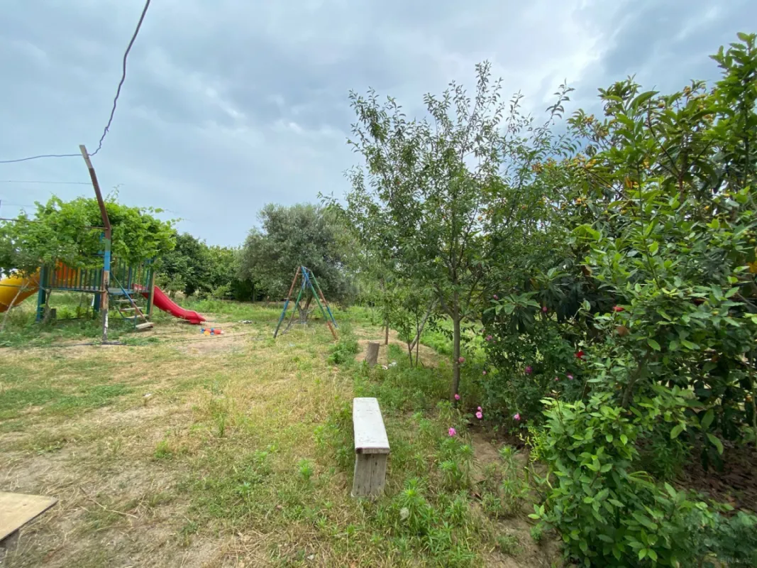 Satılır 5 otaqlı həyət evi 140 m²