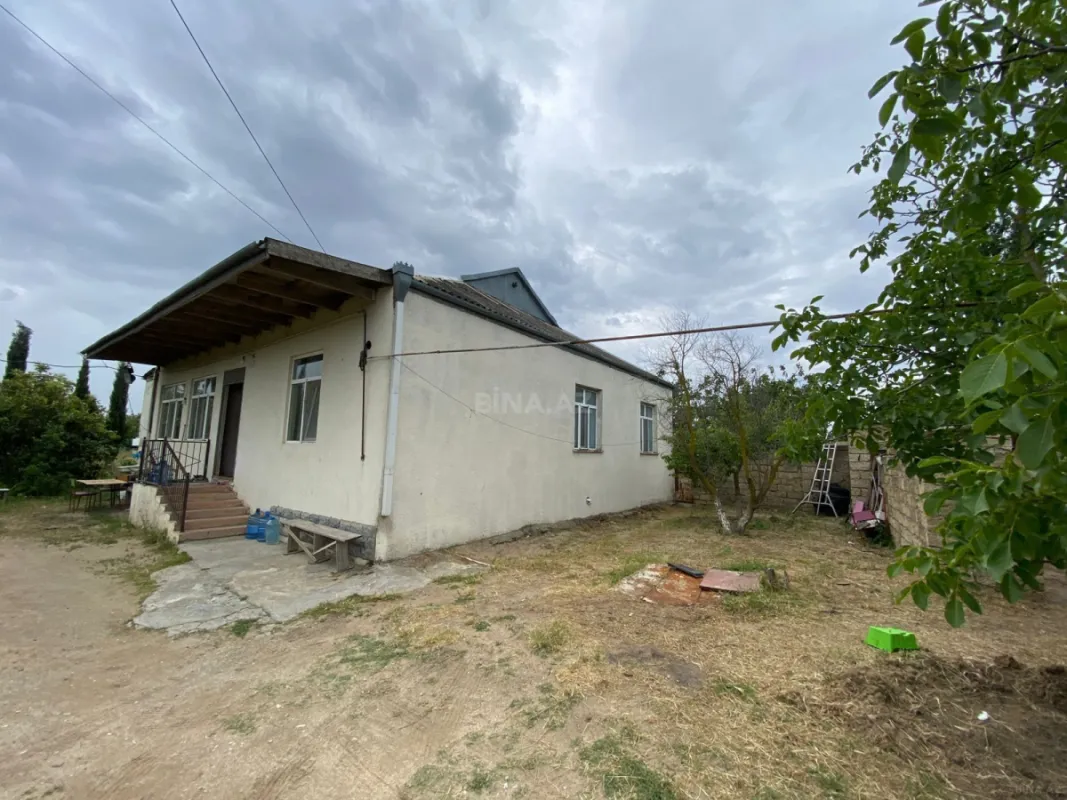 Satılır 5 otaqlı həyət evi 140 m²