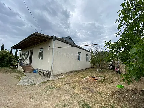 Satılır 5 otaqlı həyət evi 140 m²