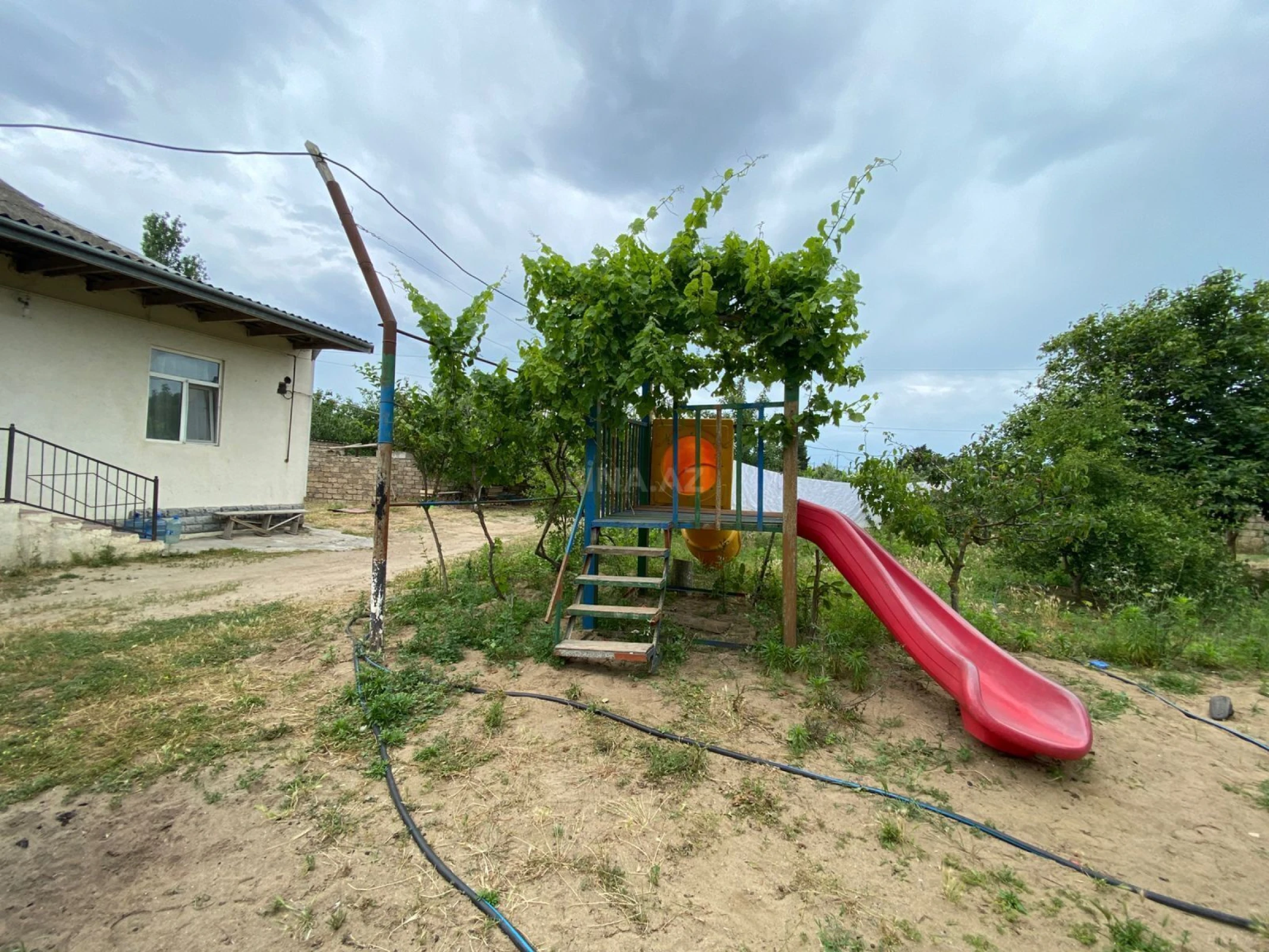 Satılır 5 otaqlı həyət evi 140 m²