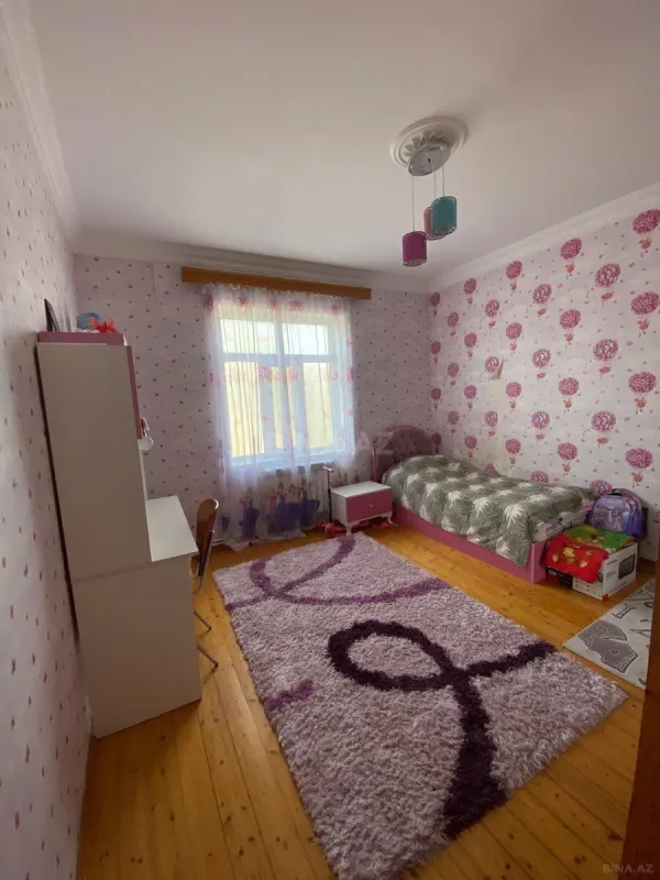 Satılır 5 otaqlı həyət evi 140 m²