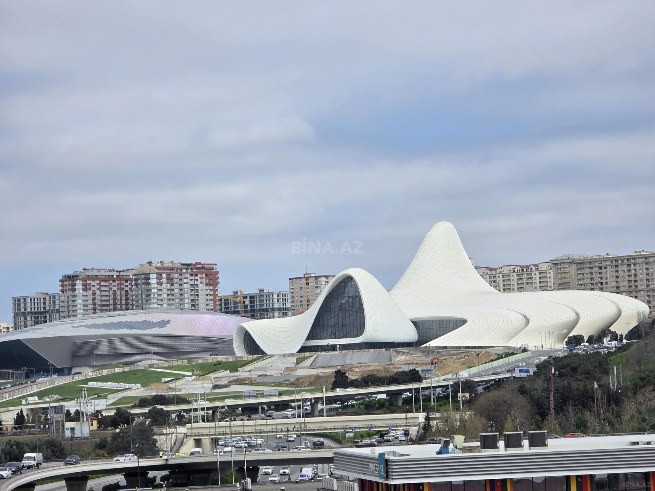 Kirayə verilir 3 otaqlı mənzil 105 m²