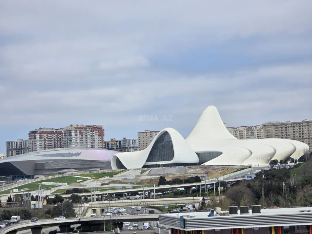 Kirayə verilir 3 otaqlı mənzil 105 m²