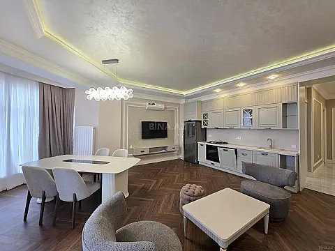 Kirayə verilir 3 otaqlı mənzil 105 m²
