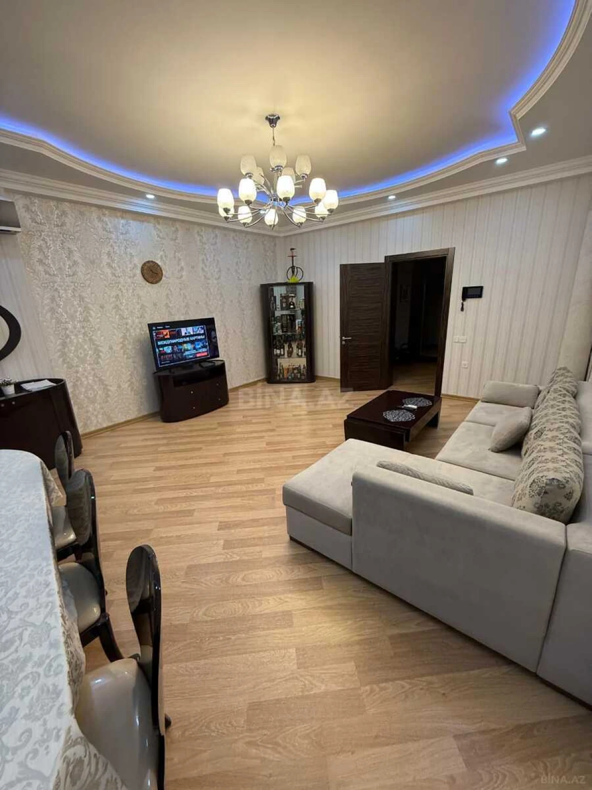 Kirayə verilir 2 otaqlı mənzil 119 m²