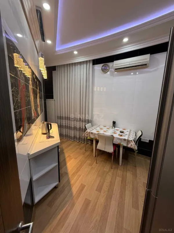 Kirayə verilir 2 otaqlı mənzil 119 m²