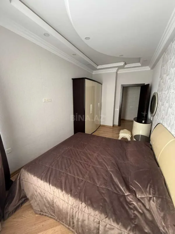 Kirayə verilir 2 otaqlı mənzil 119 m²