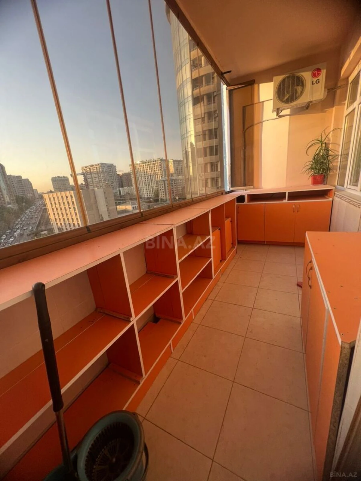 Kirayə verilir 3 otaqlı mənzil 145 m²
