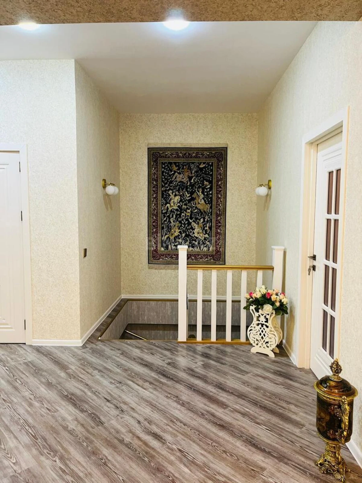 Satılır 4 otaqlı mənzil 230 m²