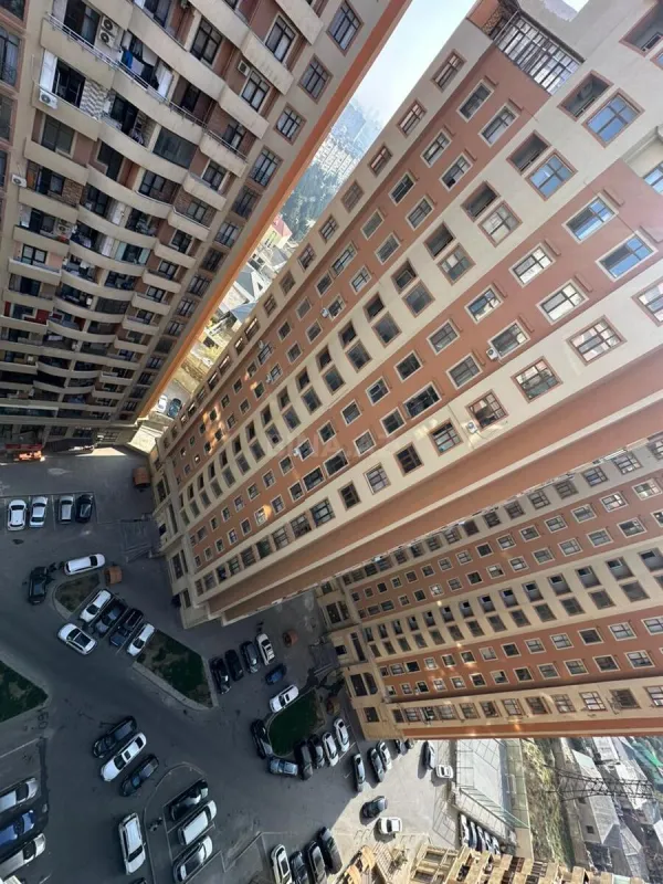 Satılır 3 otaqlı mənzil 147 m²