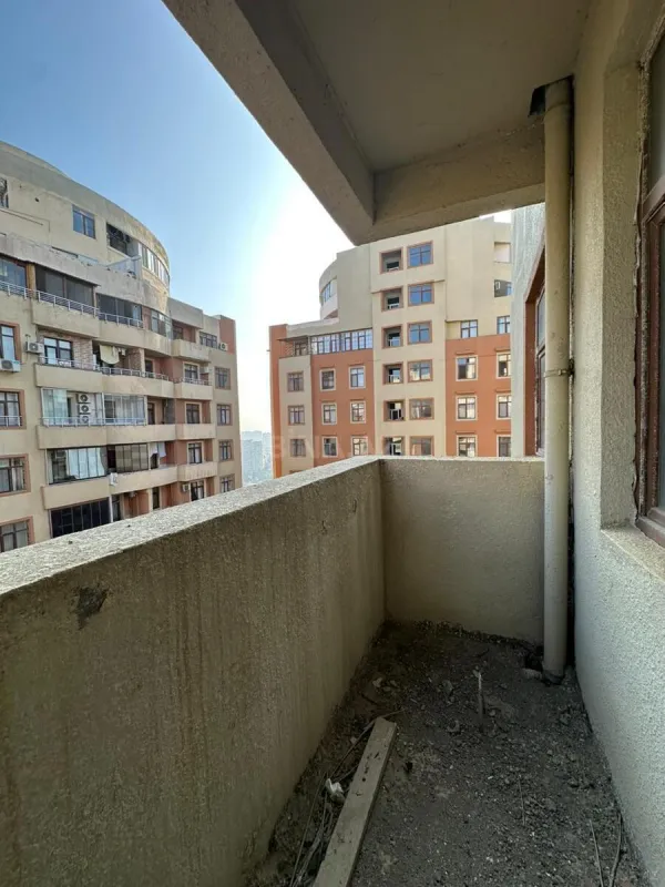 Satılır 3 otaqlı mənzil 147 m²