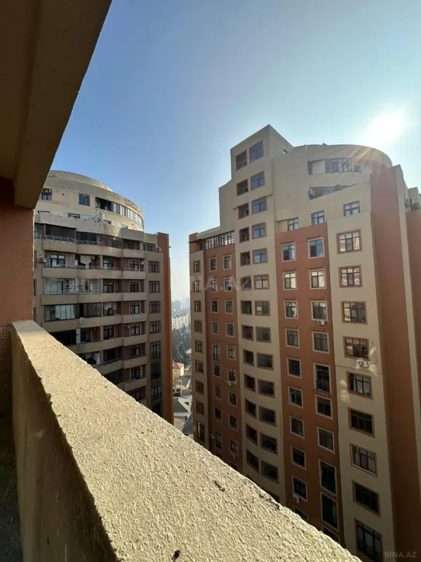 Satılır 3 otaqlı mənzil 147 m²