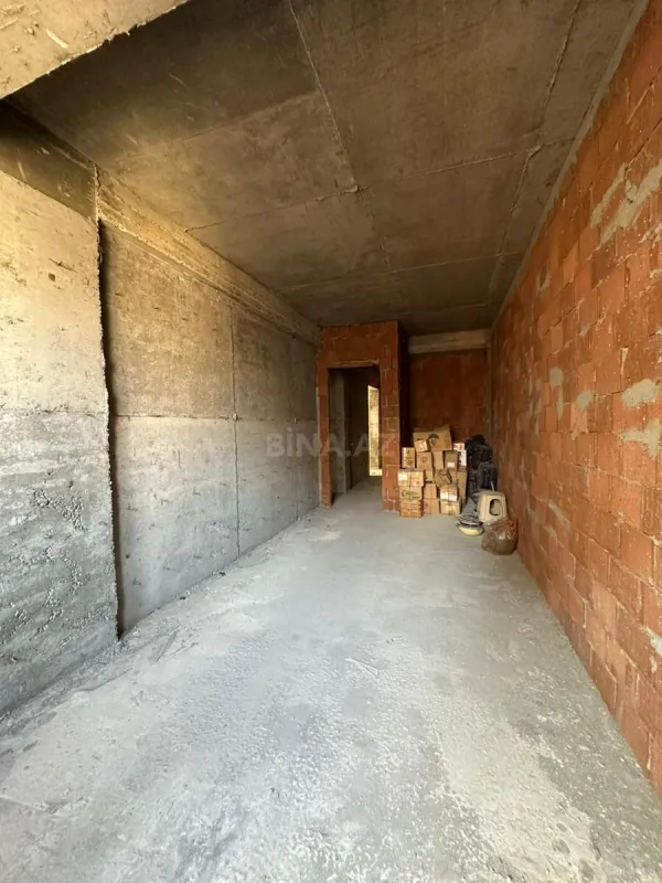 Satılır 3 otaqlı mənzil 147 m²