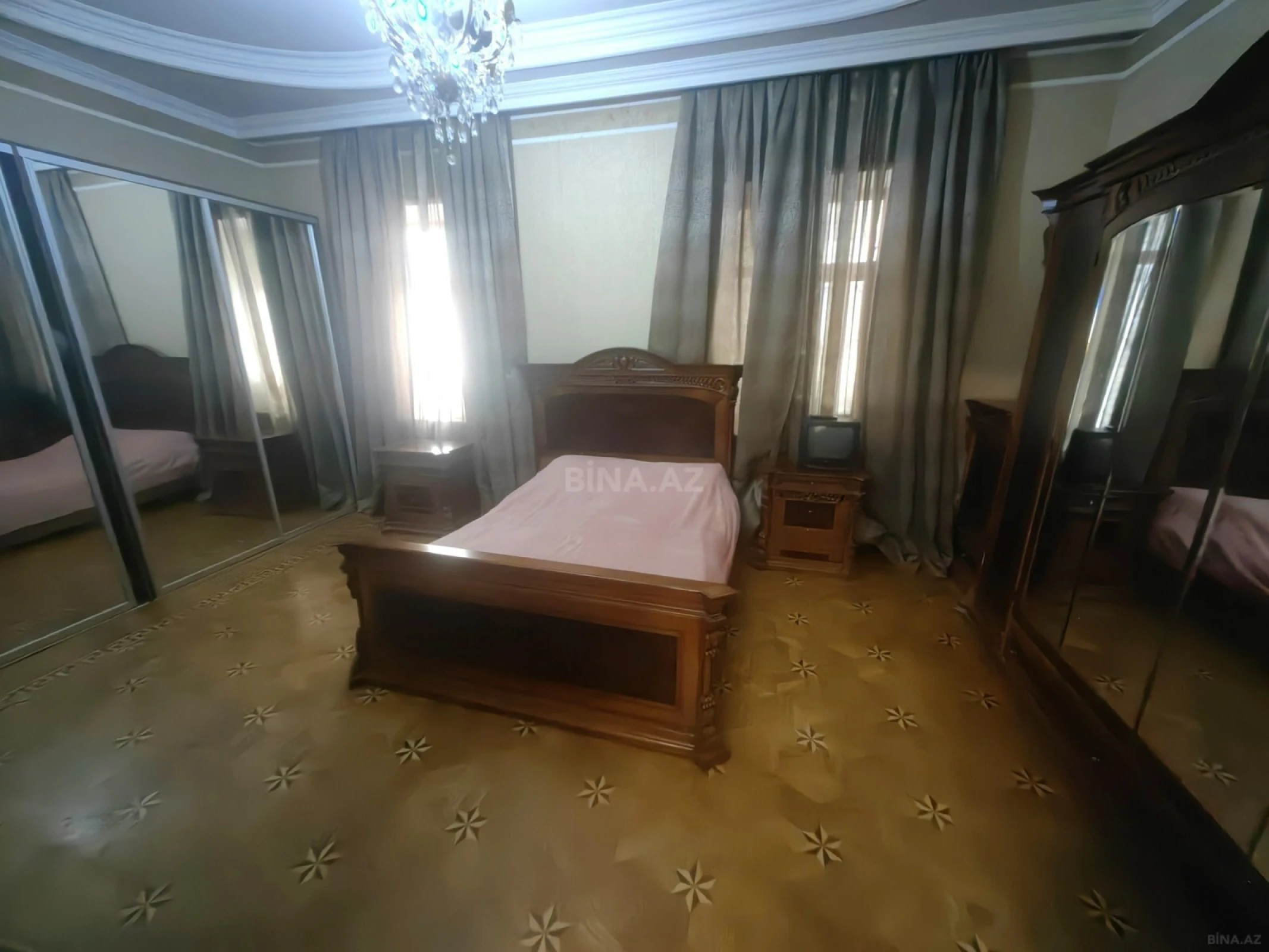 Satılır 4 otaqlı mənzil 130 m²