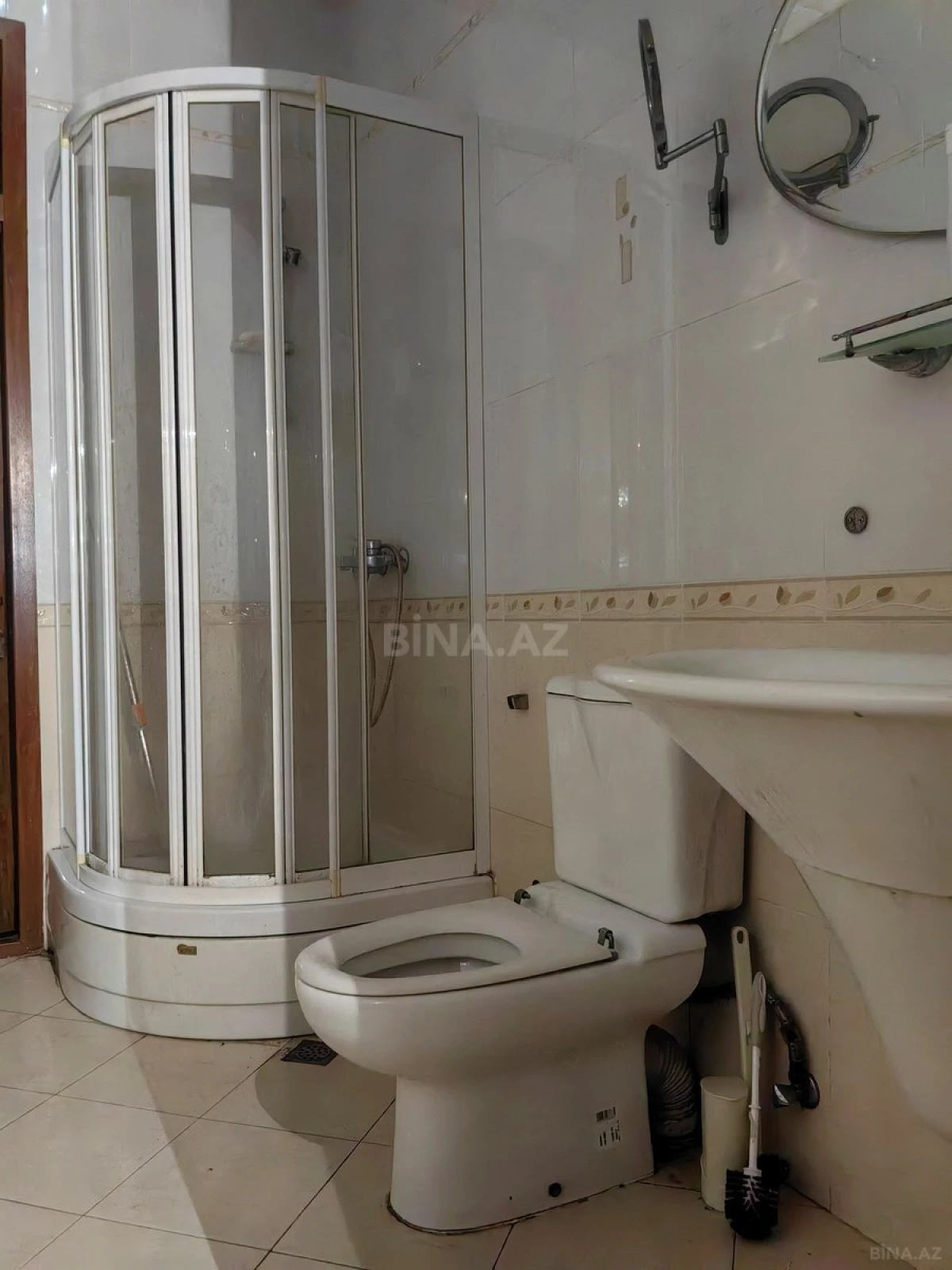 Satılır 4 otaqlı mənzil 130 m²