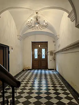 Satılır 4 otaqlı mənzil 130 m²