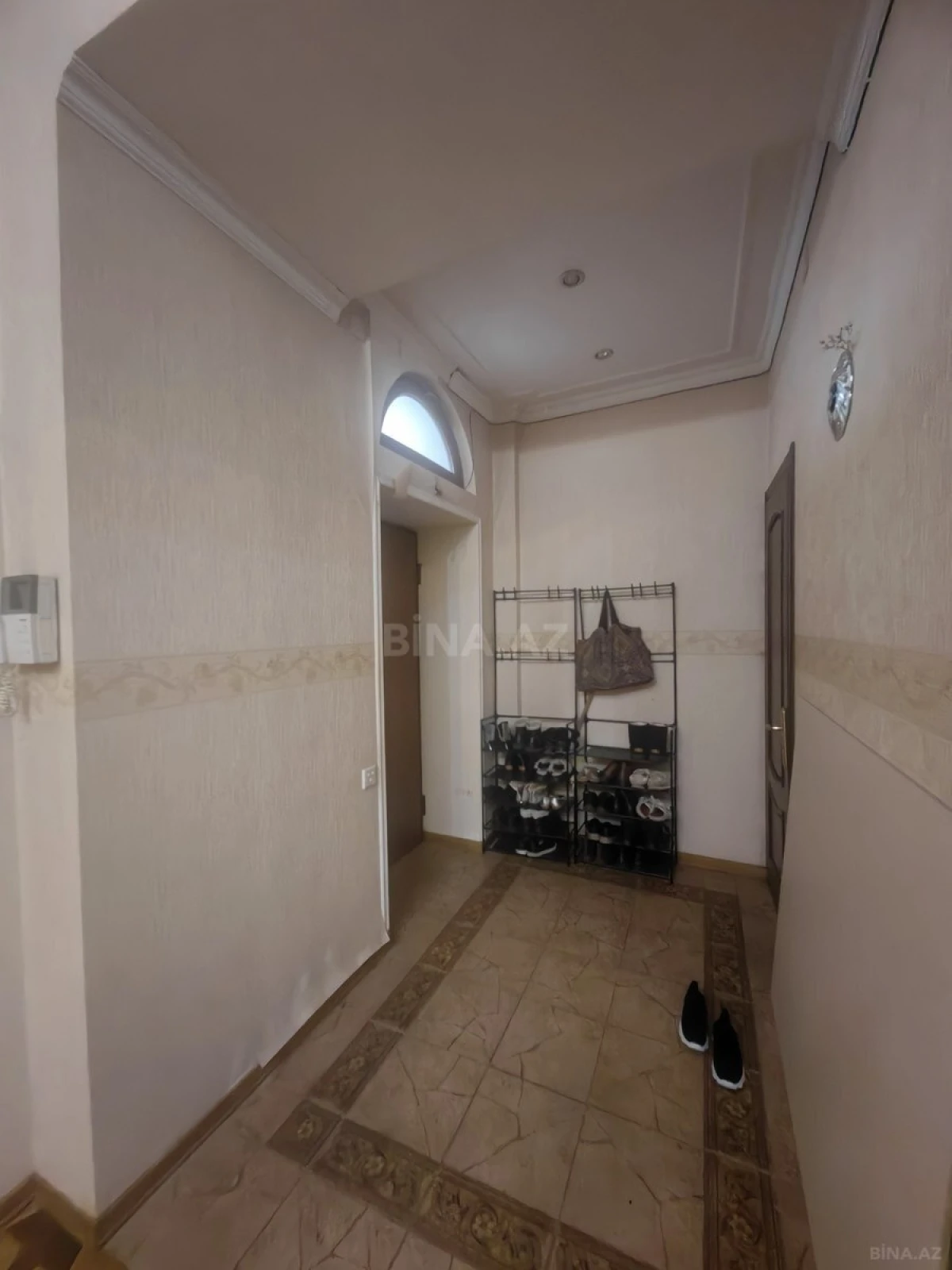 Satılır 4 otaqlı mənzil 130 m²