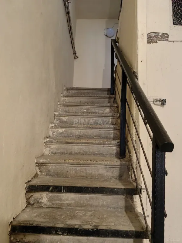 Satılır 4 otaqlı mənzil 130 m²