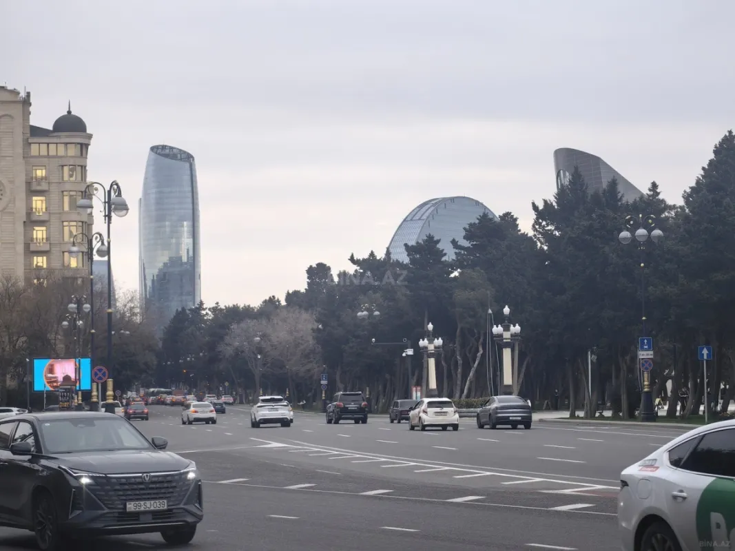 Satılır 4 otaqlı mənzil 130 m²