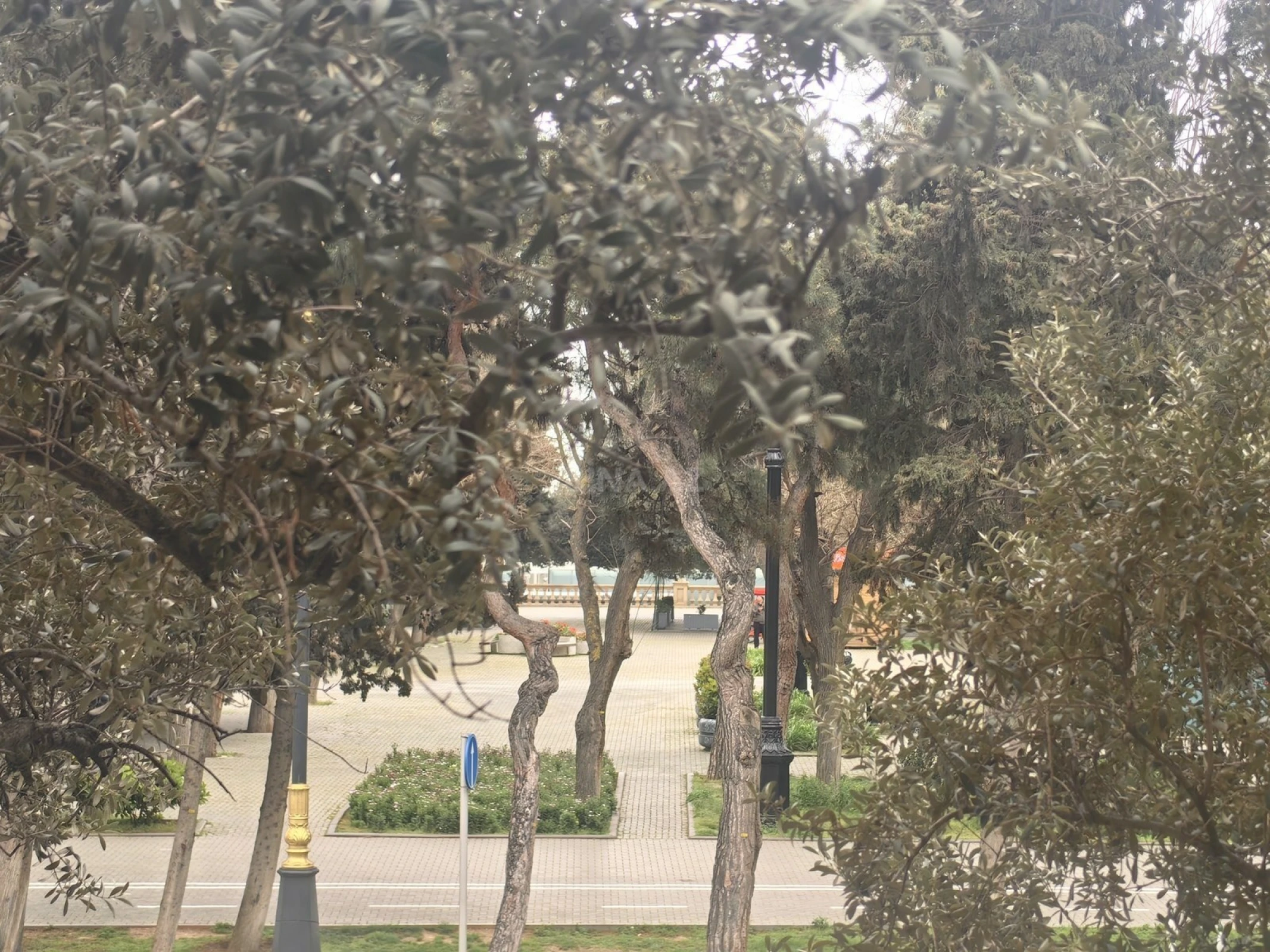 Satılır 4 otaqlı mənzil 130 m²