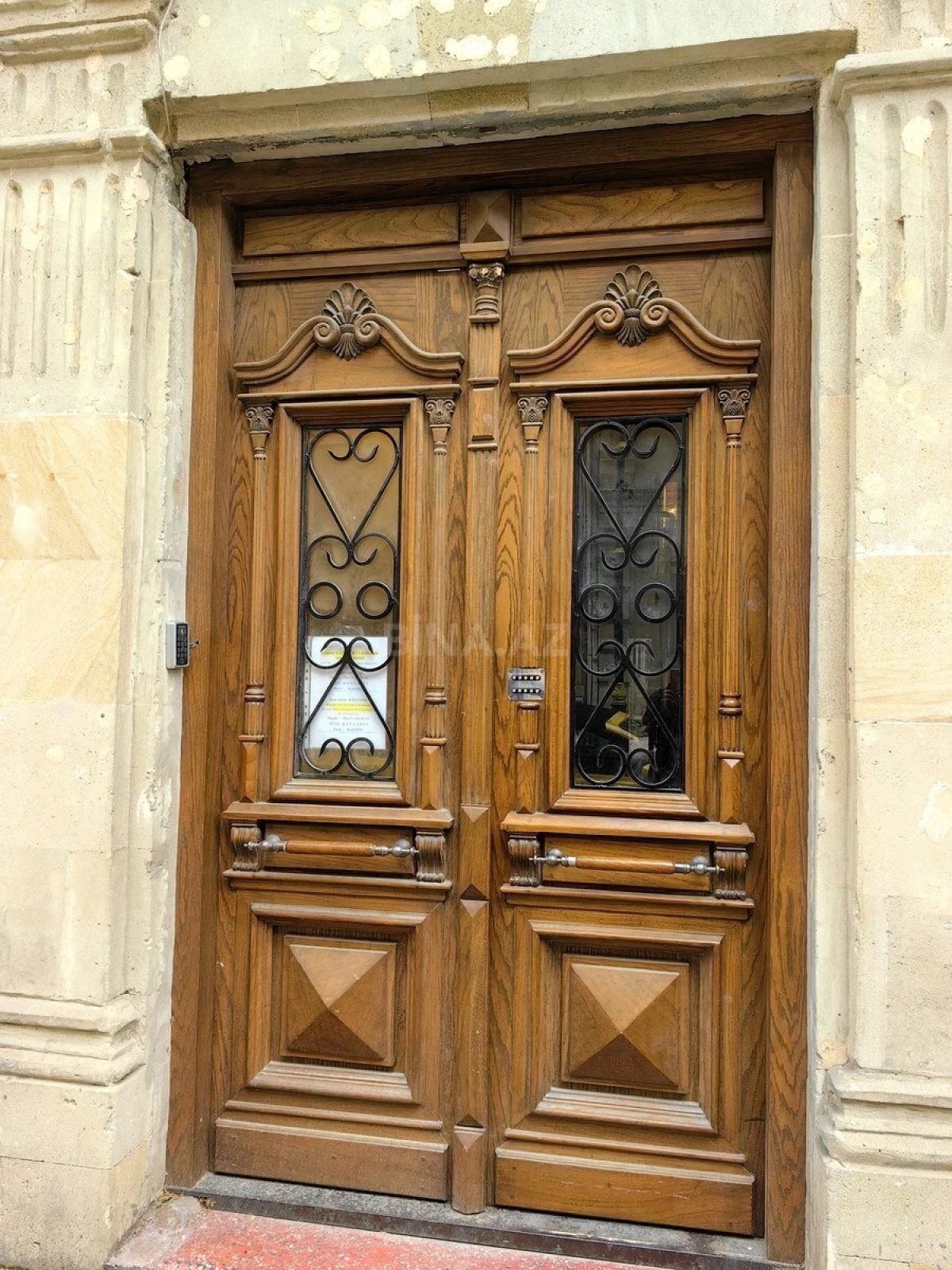 Satılır 4 otaqlı mənzil 130 m²