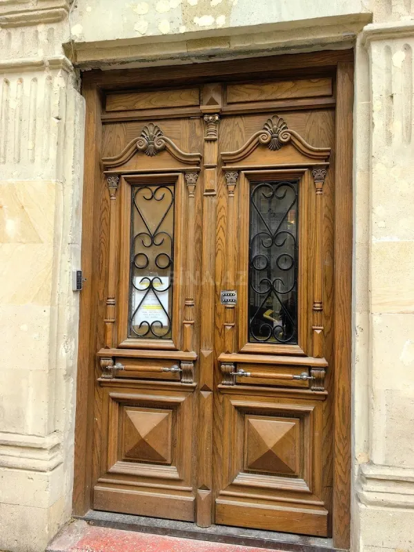 Satılır 4 otaqlı mənzil 130 m²