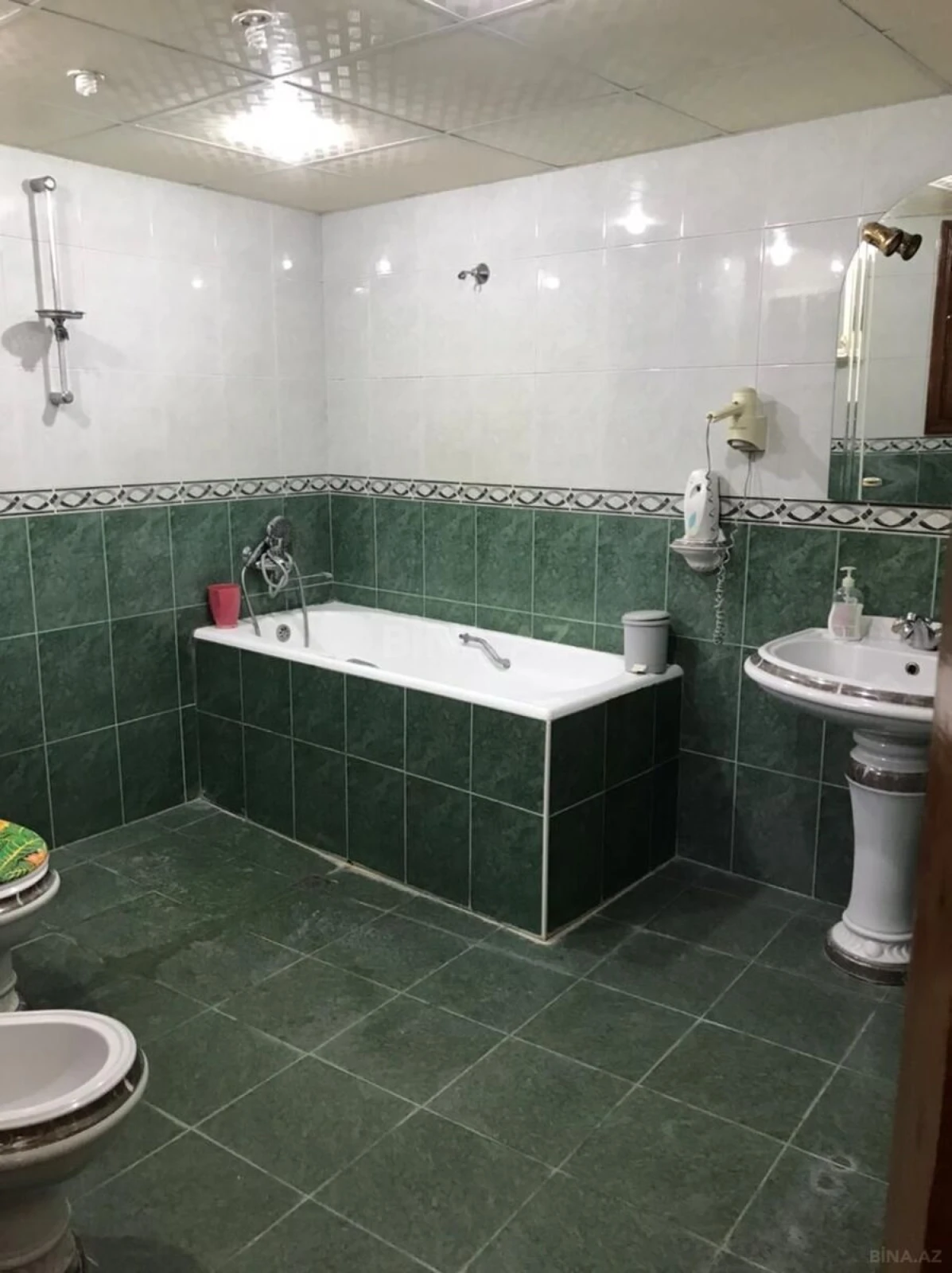 Kirayə verilir 5 otaqlı ofis 210 m²