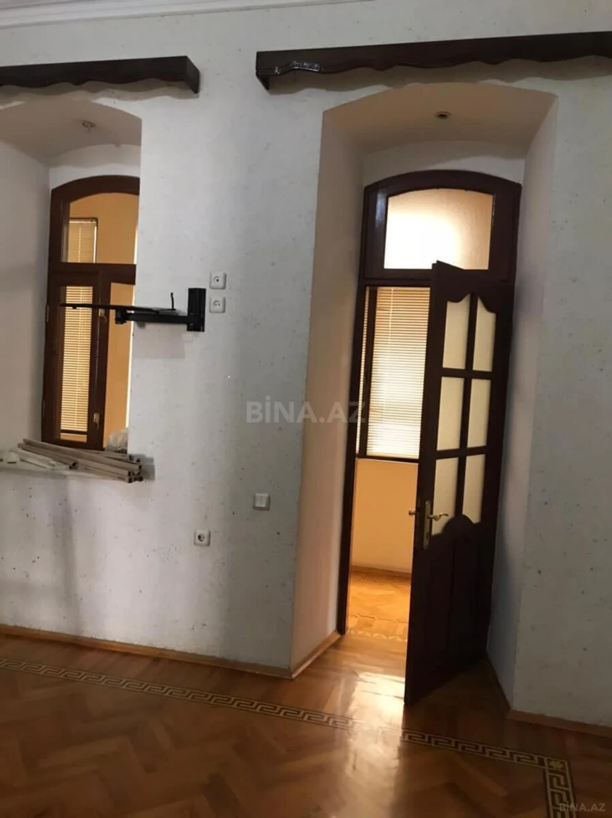 Kirayə verilir 5 otaqlı ofis 210 m²