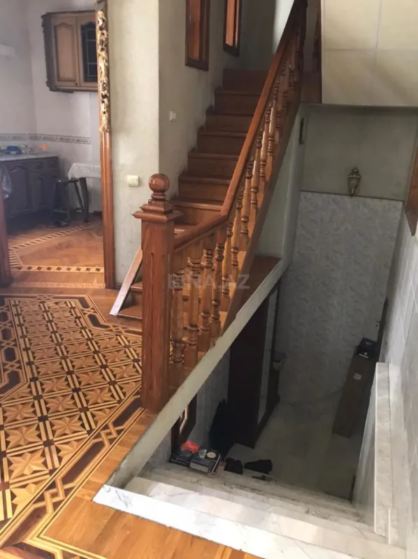 Kirayə verilir 5 otaqlı ofis 210 m²