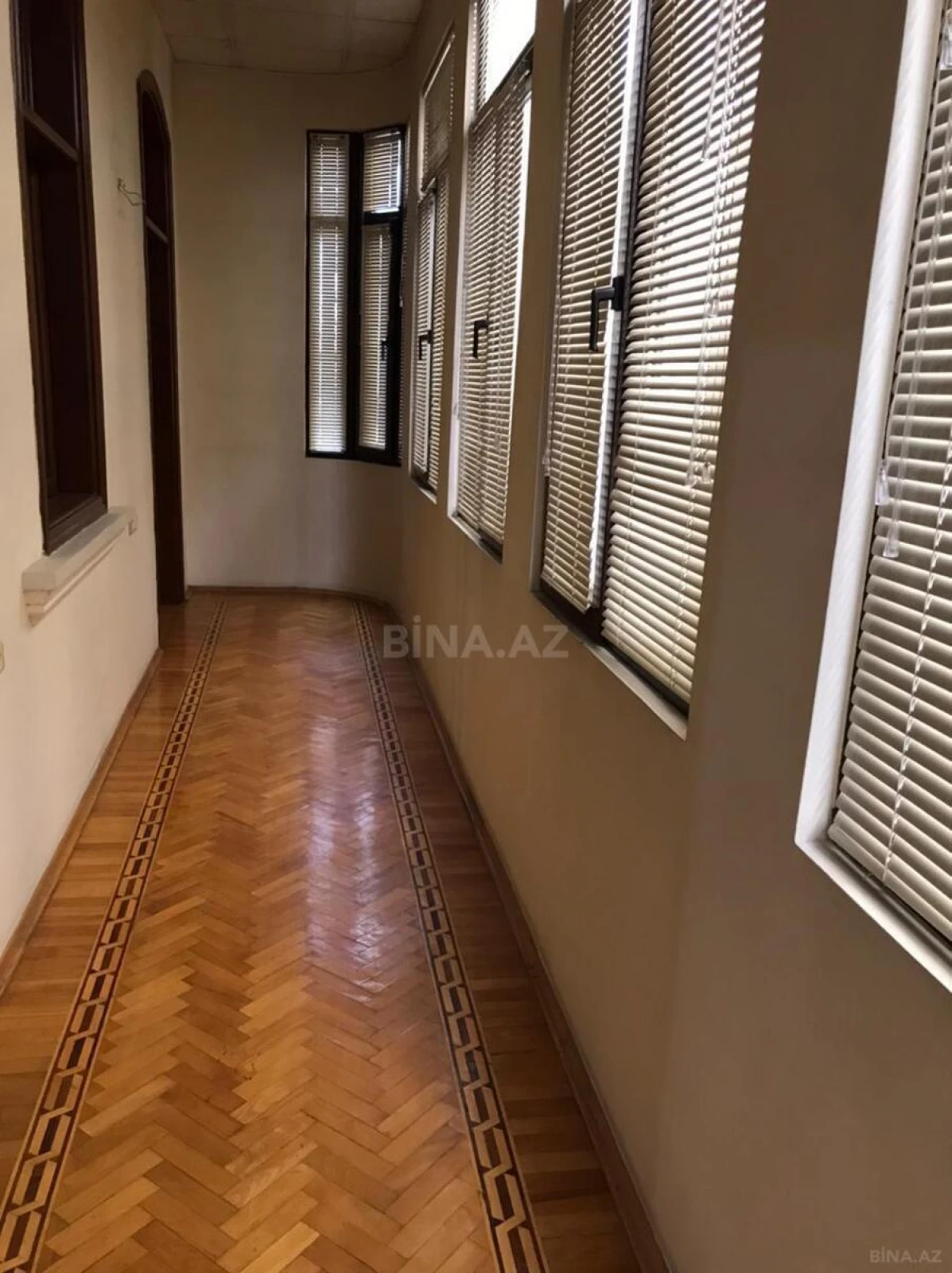 Kirayə verilir 5 otaqlı ofis 210 m²