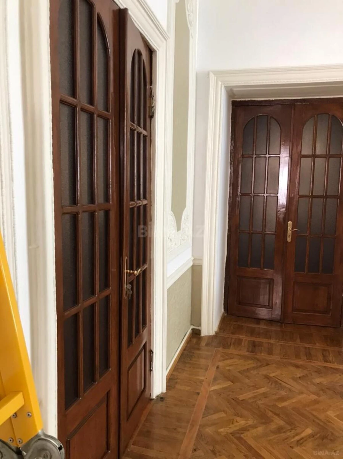 Kirayə verilir 5 otaqlı ofis 210 m²