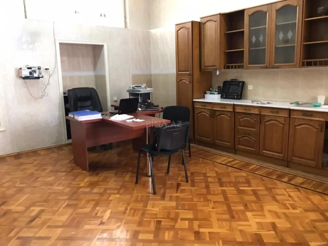 Kirayə verilir 5 otaqlı ofis 210 m²