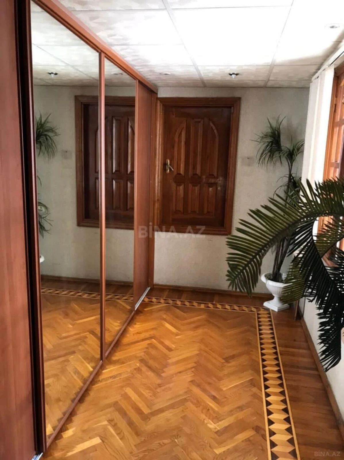 Kirayə verilir 5 otaqlı ofis 210 m²