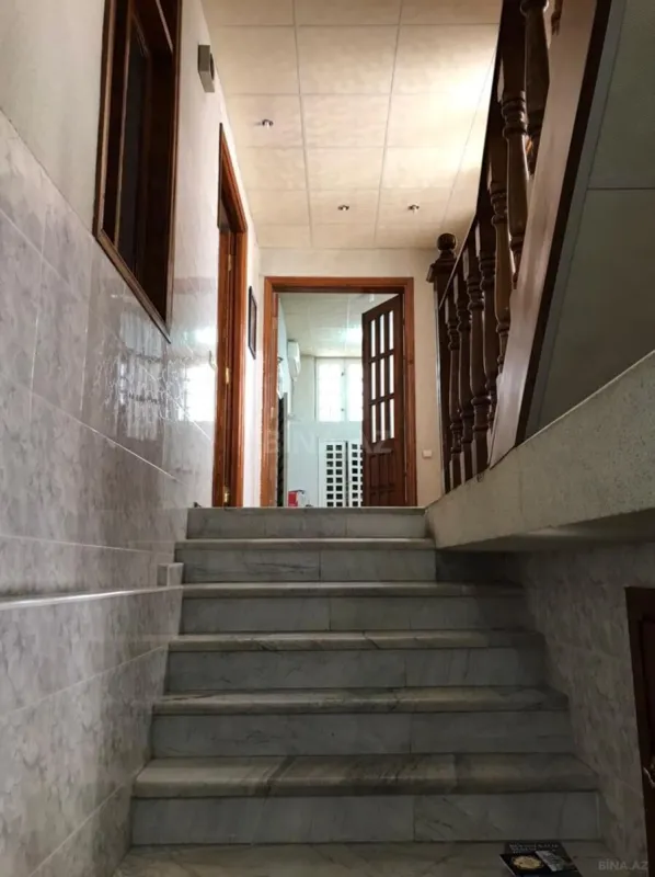 Kirayə verilir 5 otaqlı ofis 210 m²