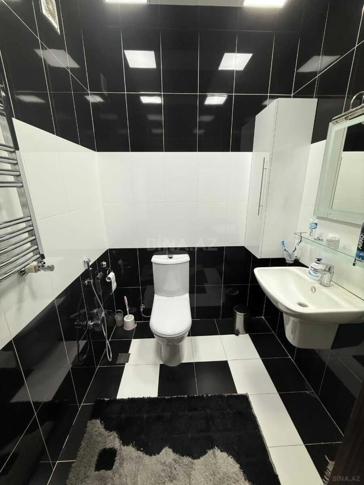 Kirayə verilir 2 otaqlı mənzil 120 m²