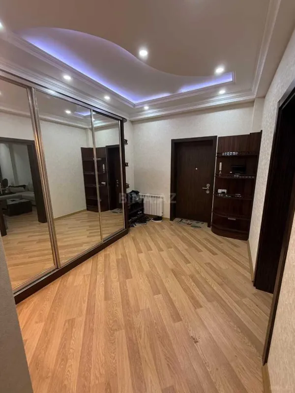 Kirayə verilir 2 otaqlı mənzil 120 m²