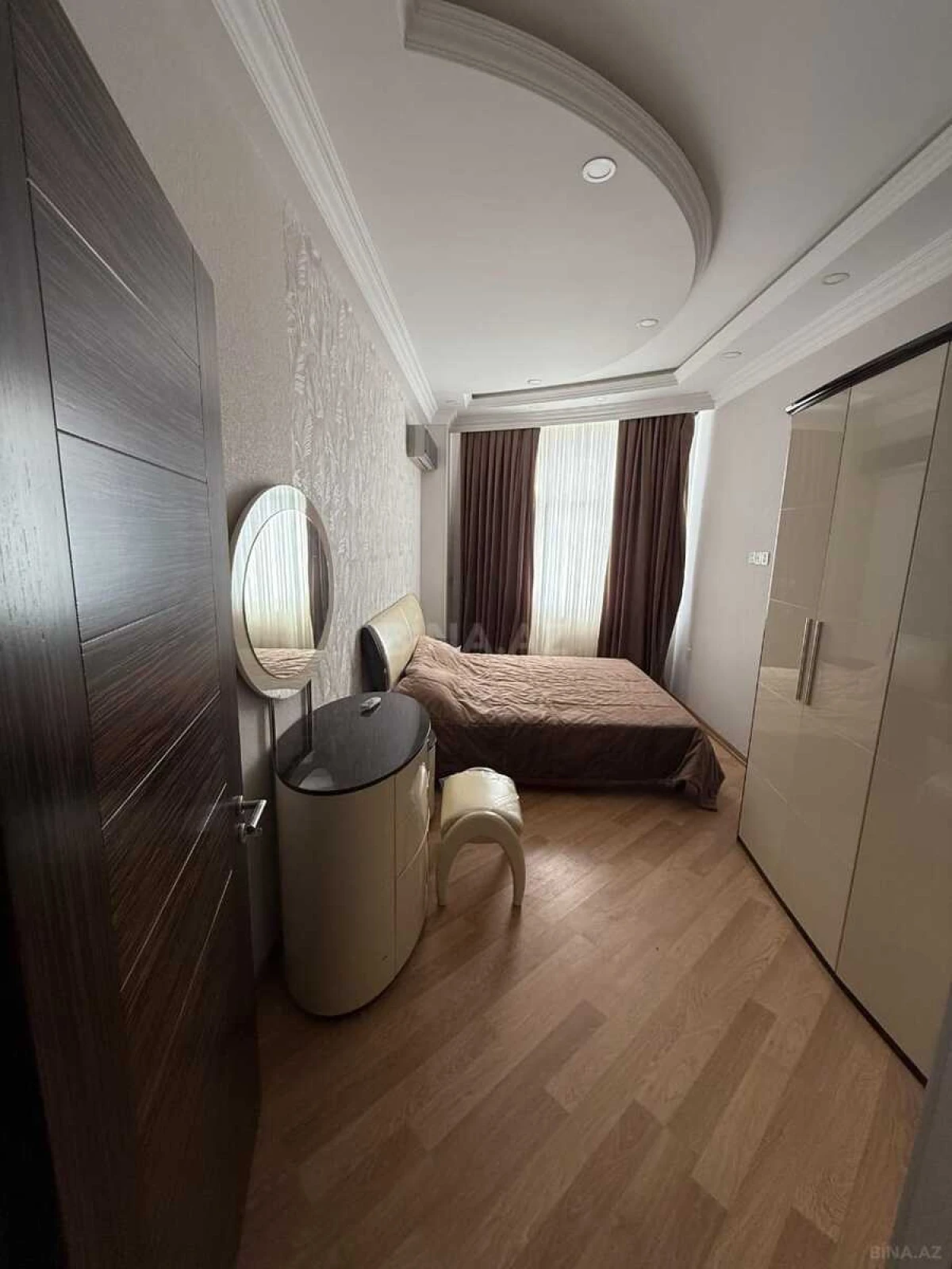 Kirayə verilir 2 otaqlı mənzil 120 m²