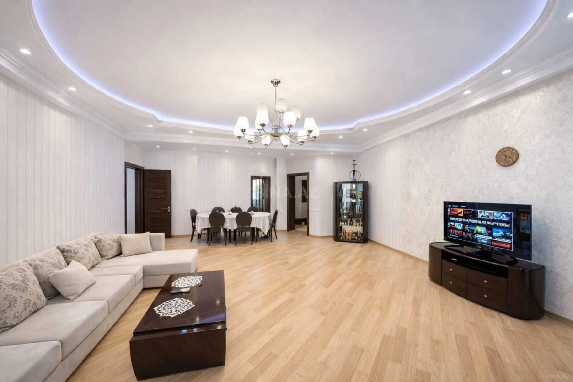 Kirayə verilir 2 otaqlı mənzil 120 m²