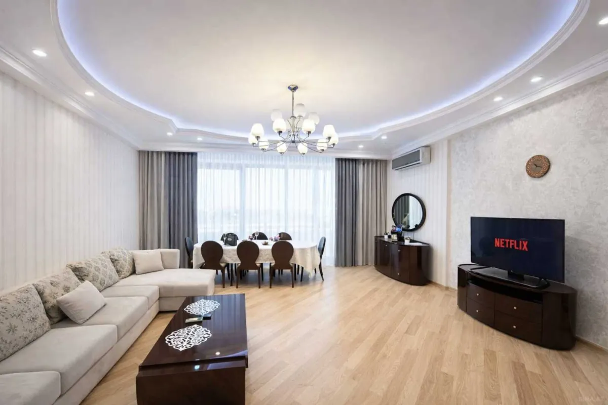 Kirayə verilir 2 otaqlı mənzil 120 m²