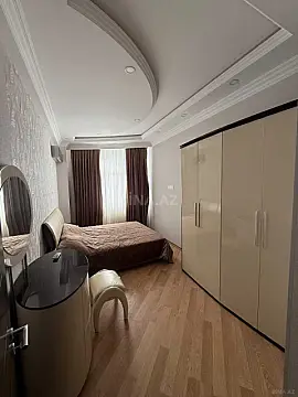 Kirayə verilir 2 otaqlı mənzil 120 m²