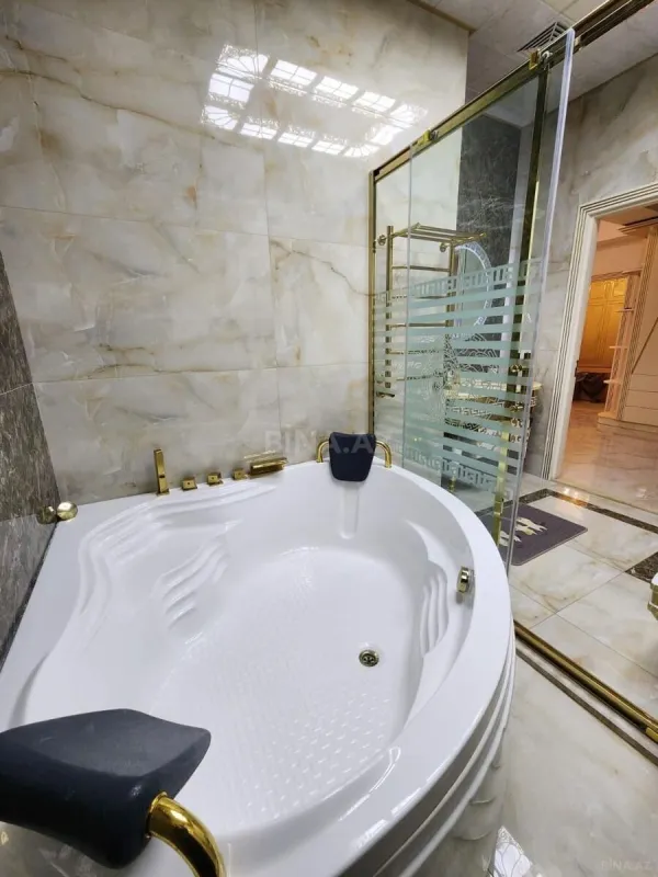 Satılır 3 otaqlı mənzil 107 m²