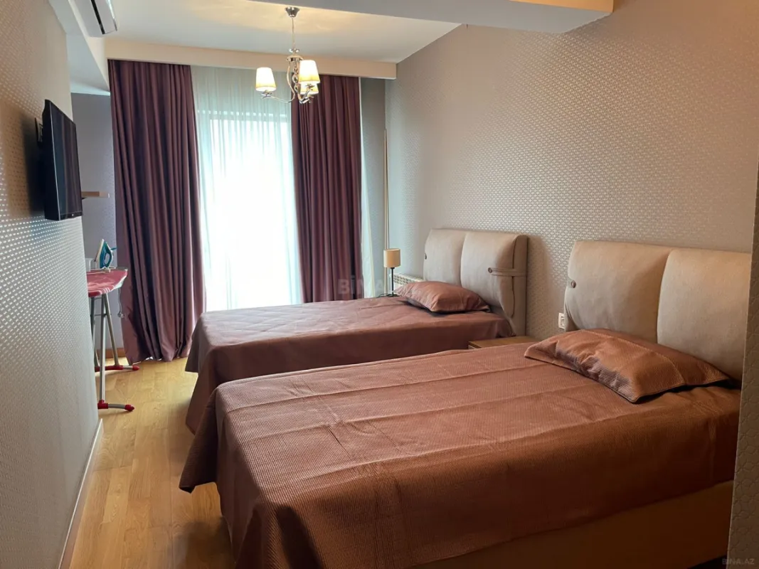 Kirayə verilir 3 otaqlı mənzil 180 m²