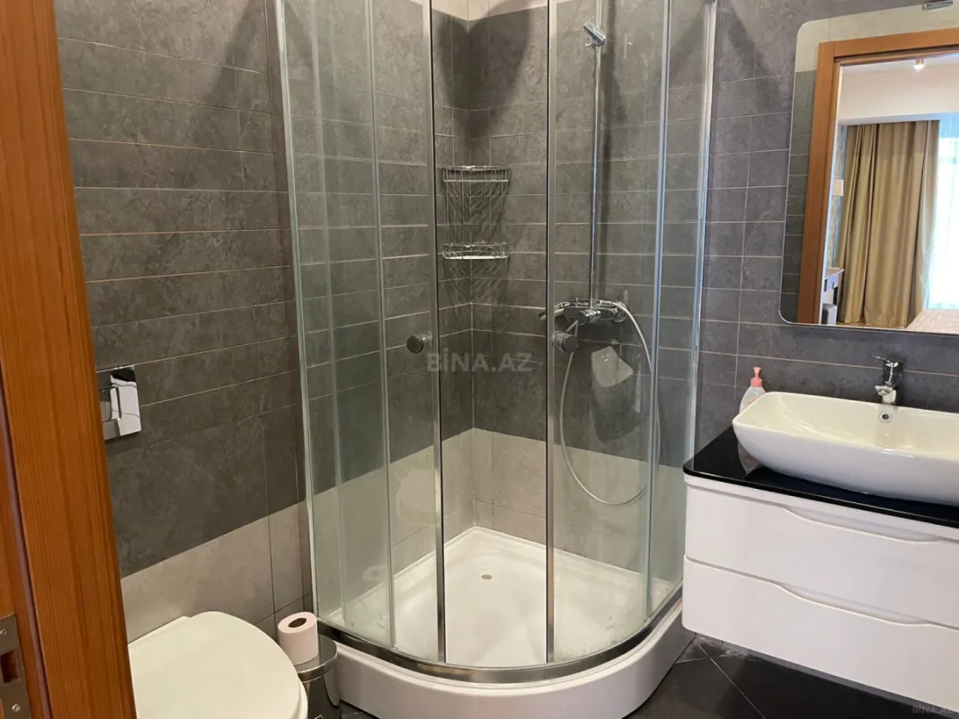 Kirayə verilir 3 otaqlı mənzil 180 m²