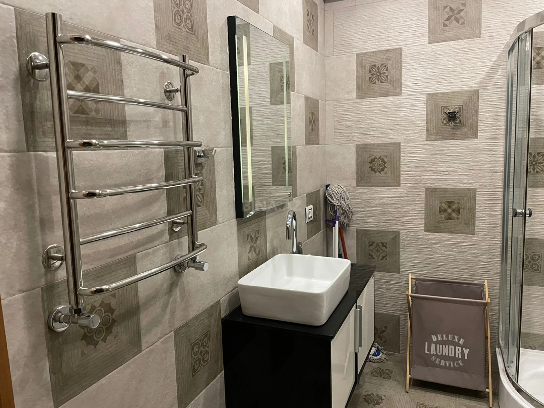 Kirayə verilir 3 otaqlı mənzil 180 m²