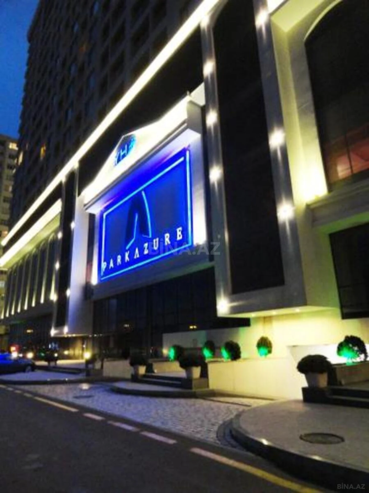 Kirayə verilir 3 otaqlı mənzil 180 m²