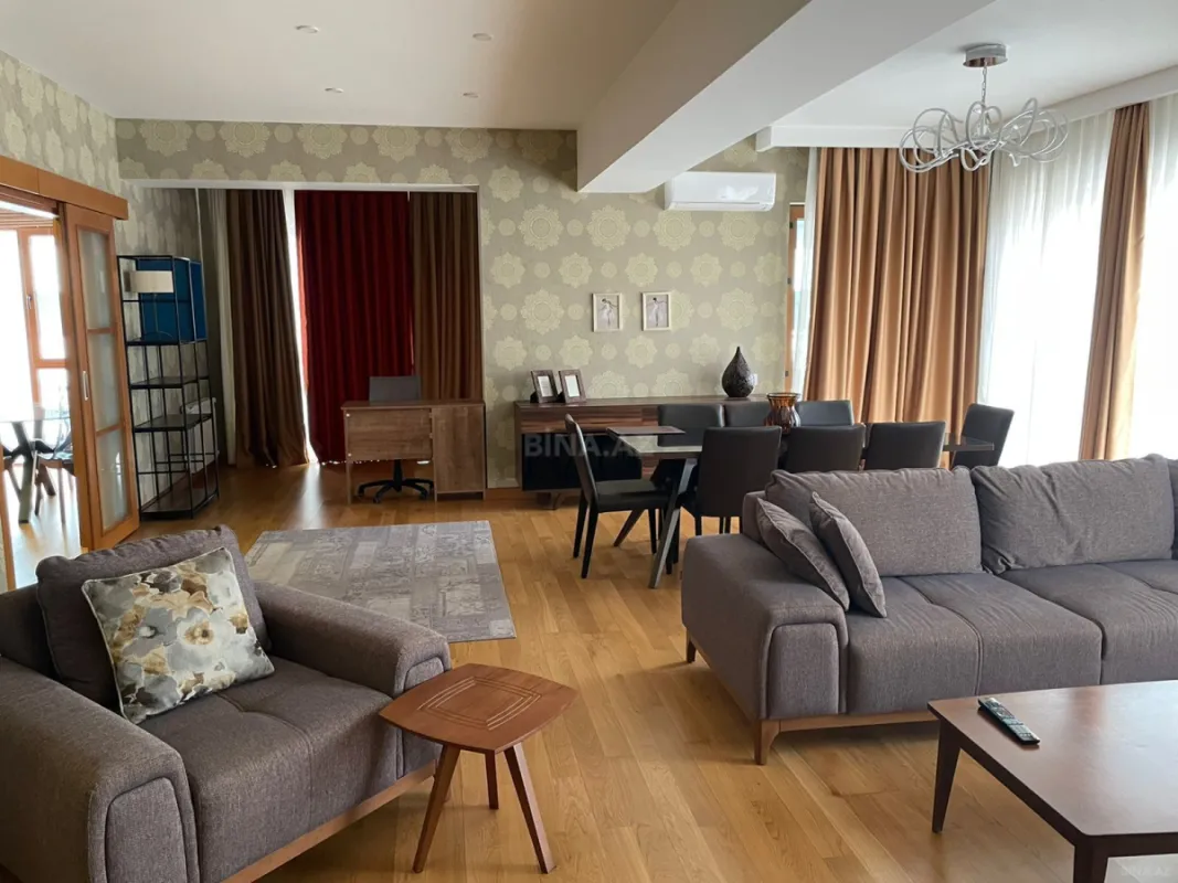 Kirayə verilir 3 otaqlı mənzil 180 m²