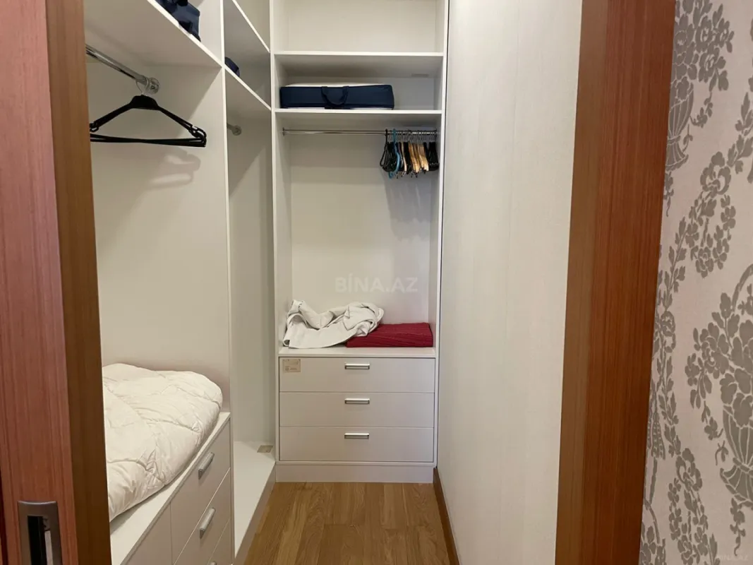 Kirayə verilir 3 otaqlı mənzil 180 m²