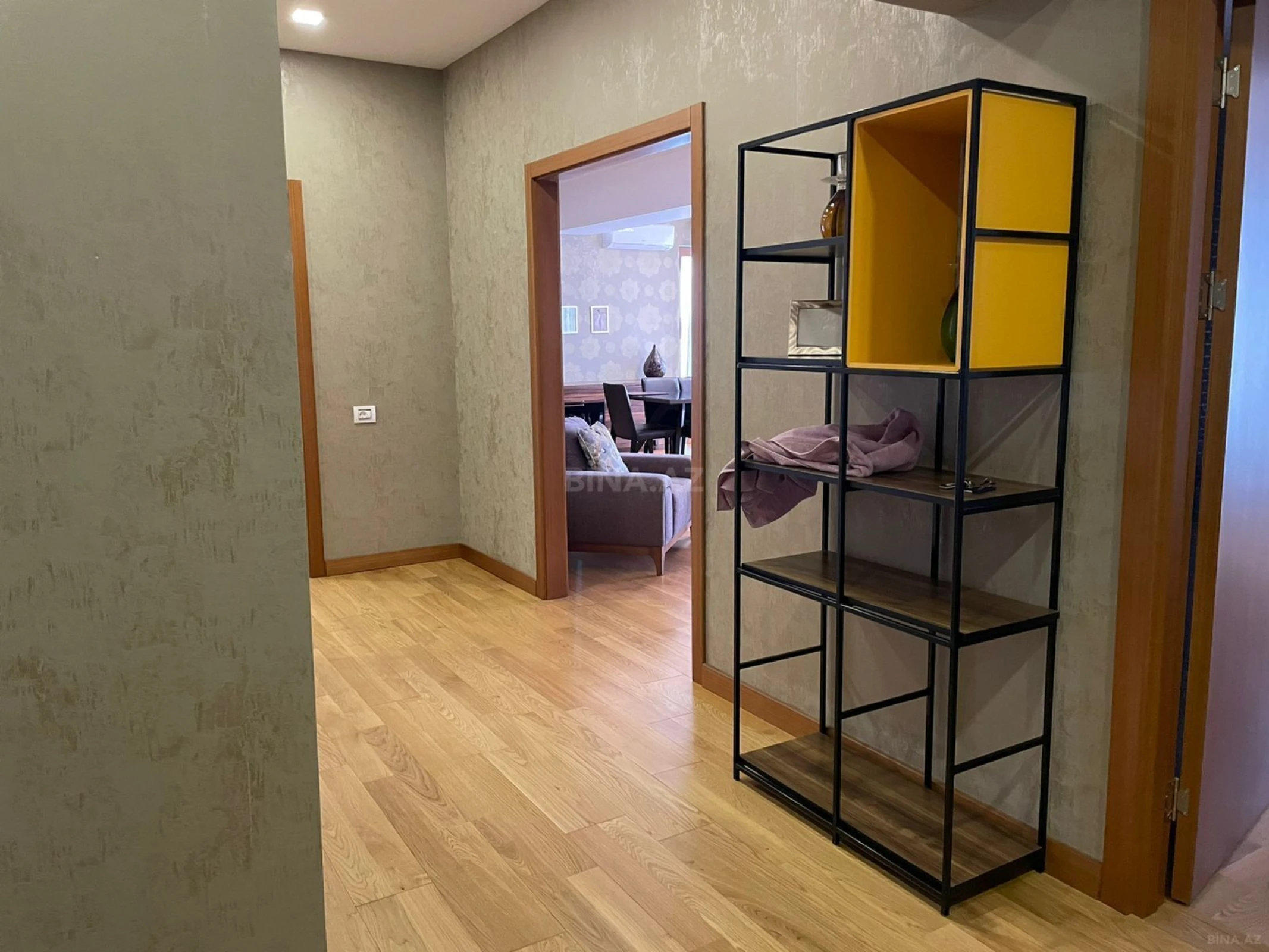 Kirayə verilir 3 otaqlı mənzil 180 m²