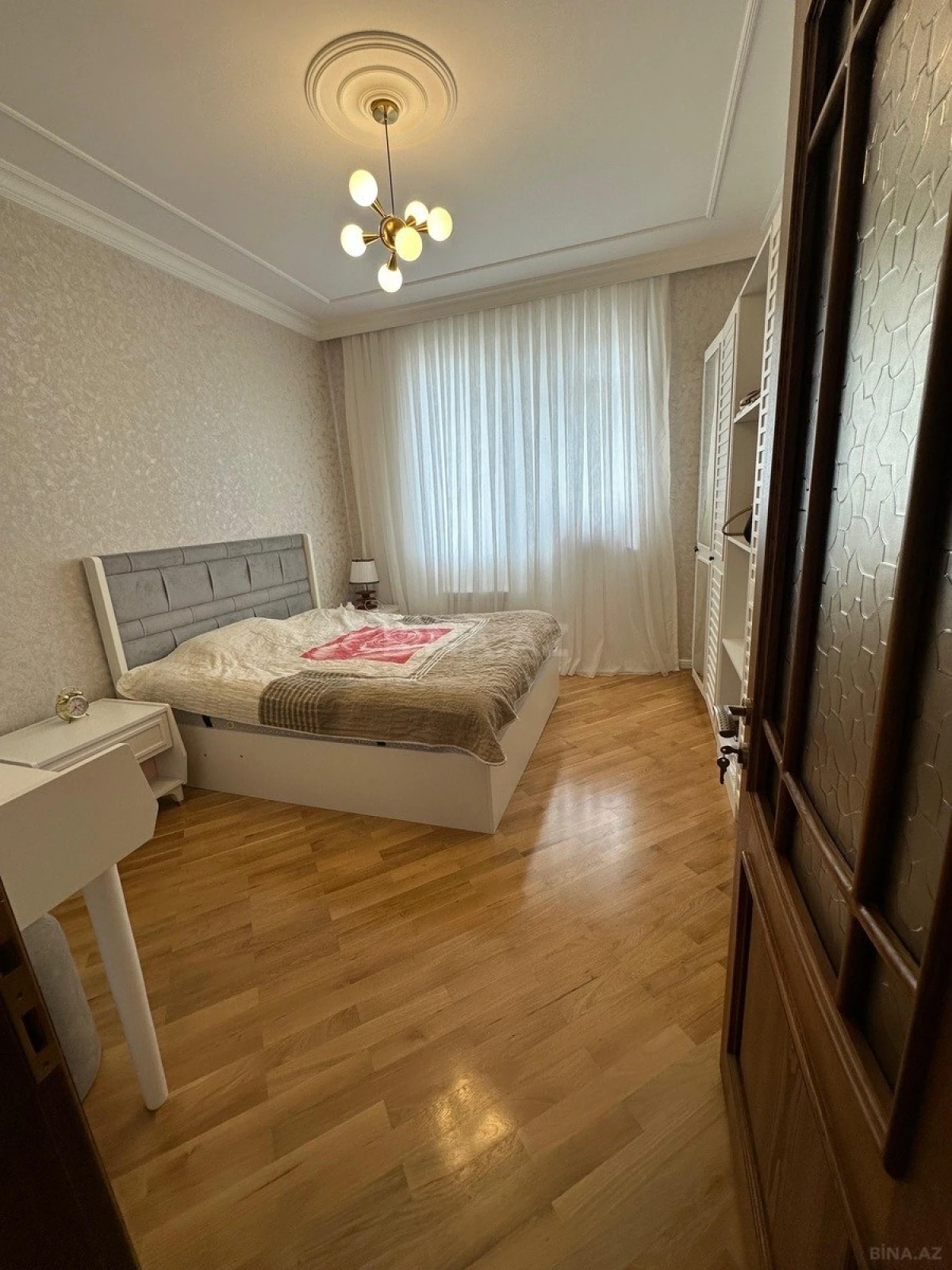 Satılır 3 otaqlı mənzil 125 m²