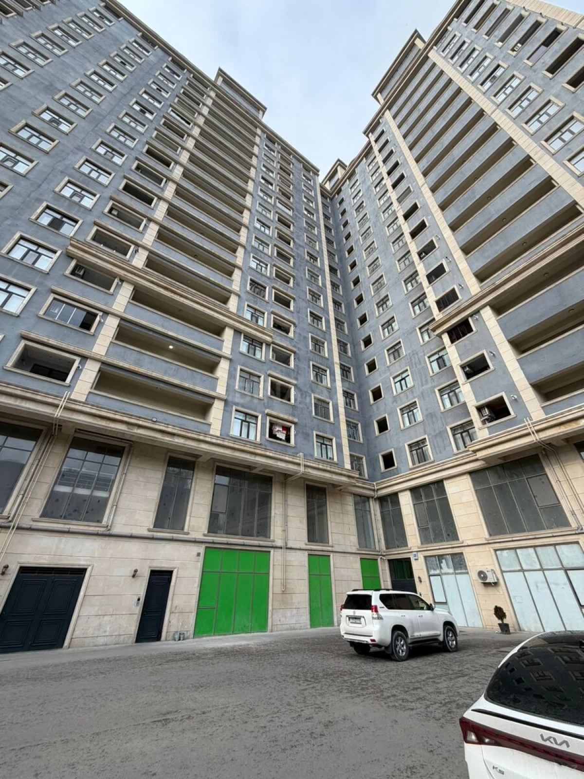 Kirayə verilir 3 otaqlı mənzil 134 m²